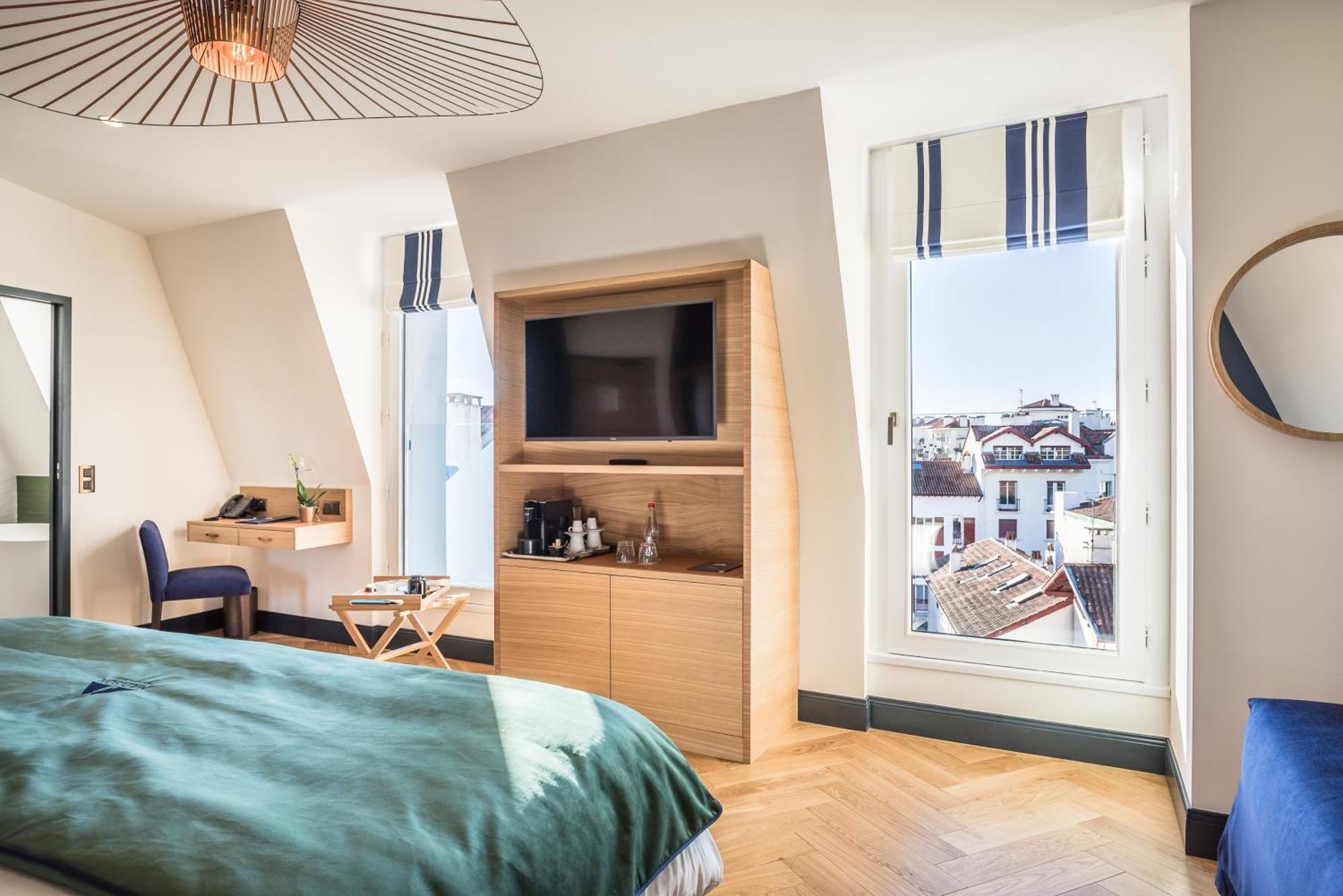 Madison Jean De Luz - Handwritten Collection 4* Saint-Jean-de-Luz