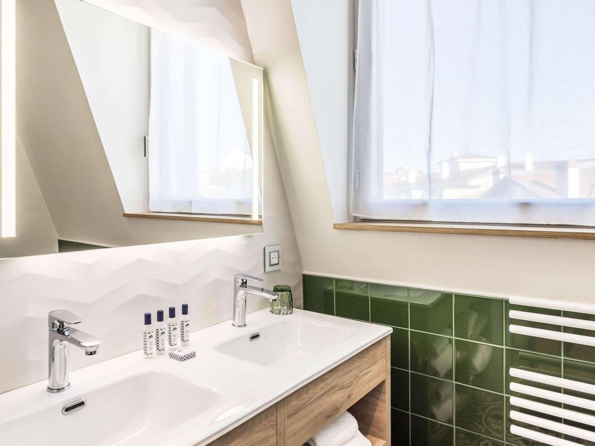 Hotel Madison Jean De Luz - Handwritten Collection