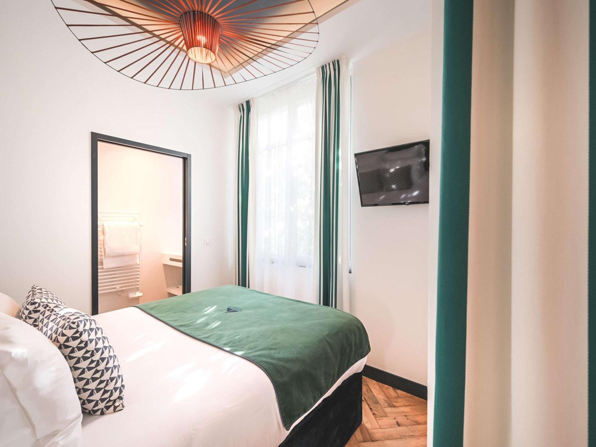 Madison Jean De Luz - Handwritten Collection 4* Saint-Jean-de-Luz