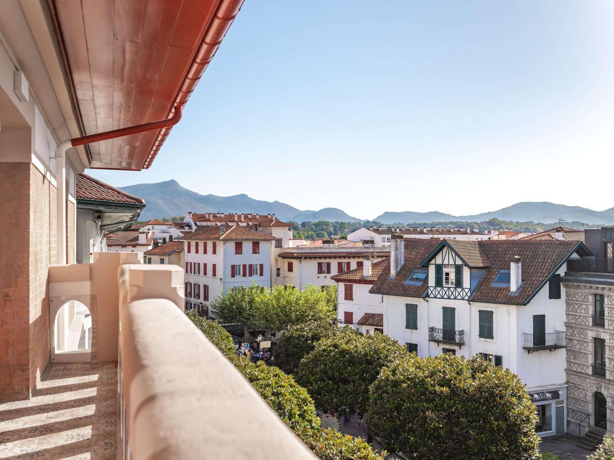 Hotel Madison Jean De Luz - Handwritten Collection