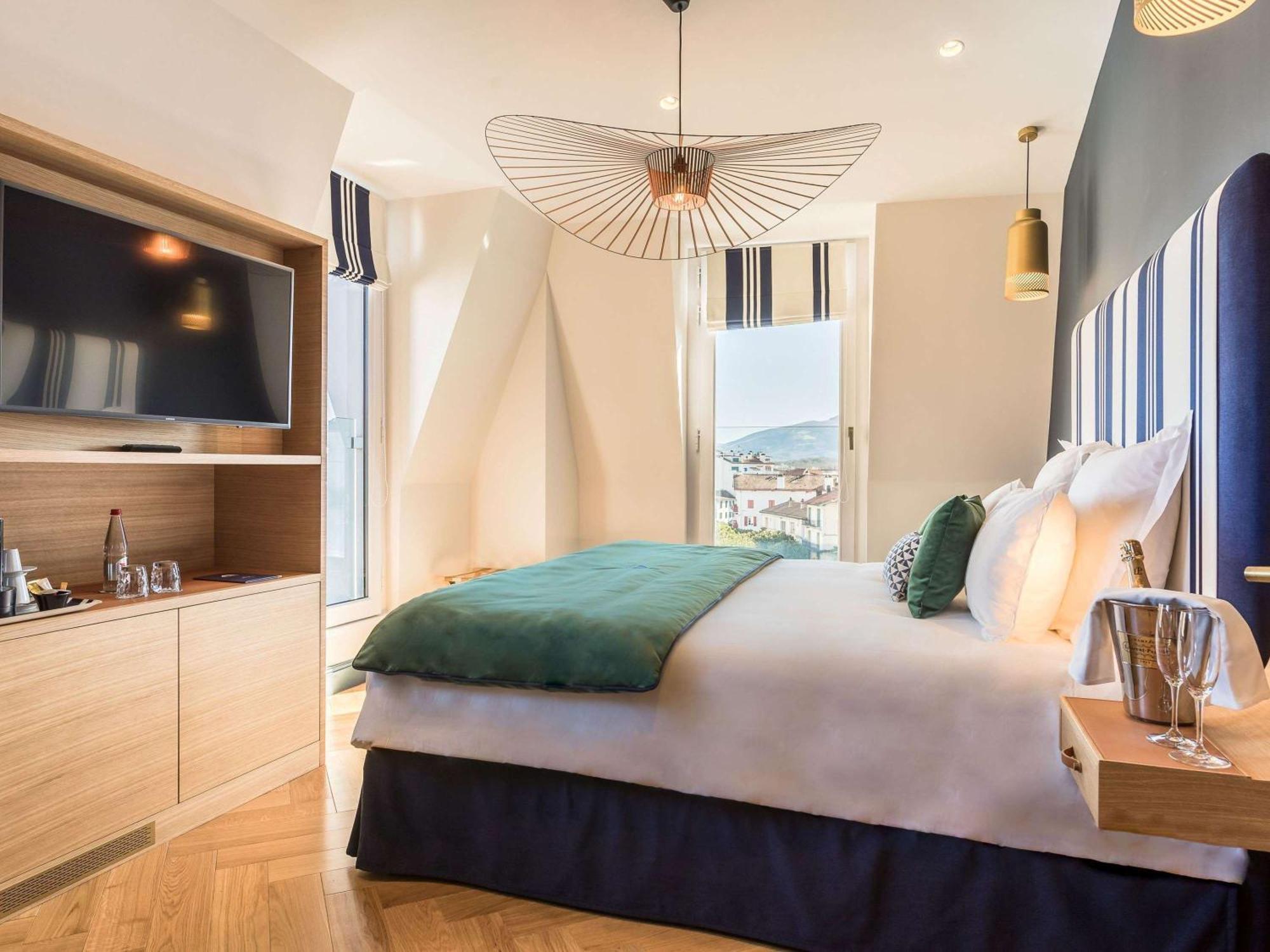 Madison Jean De Luz - Handwritten Collection 4*
