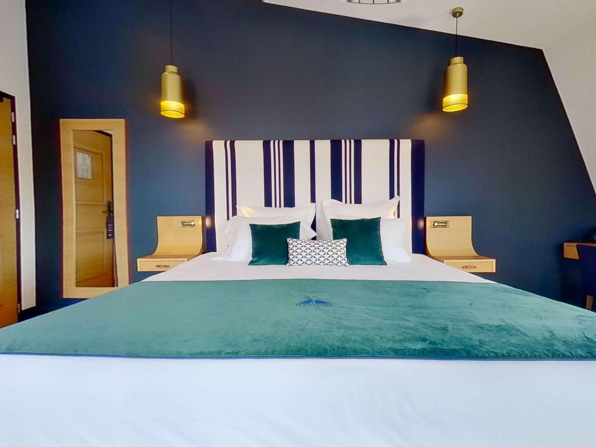 Hotel Madison Jean De Luz - Handwritten Collection