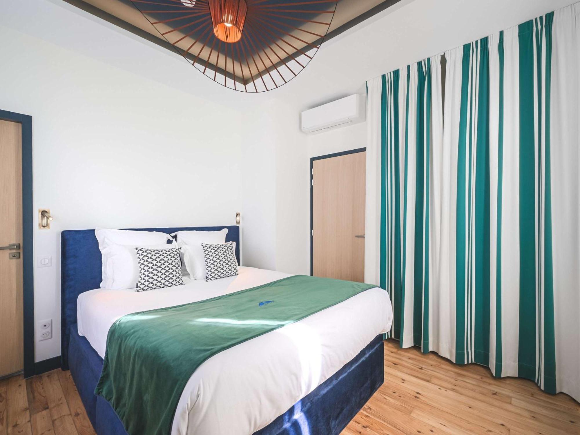 Hotel Madison Jean De Luz - Handwritten Collection